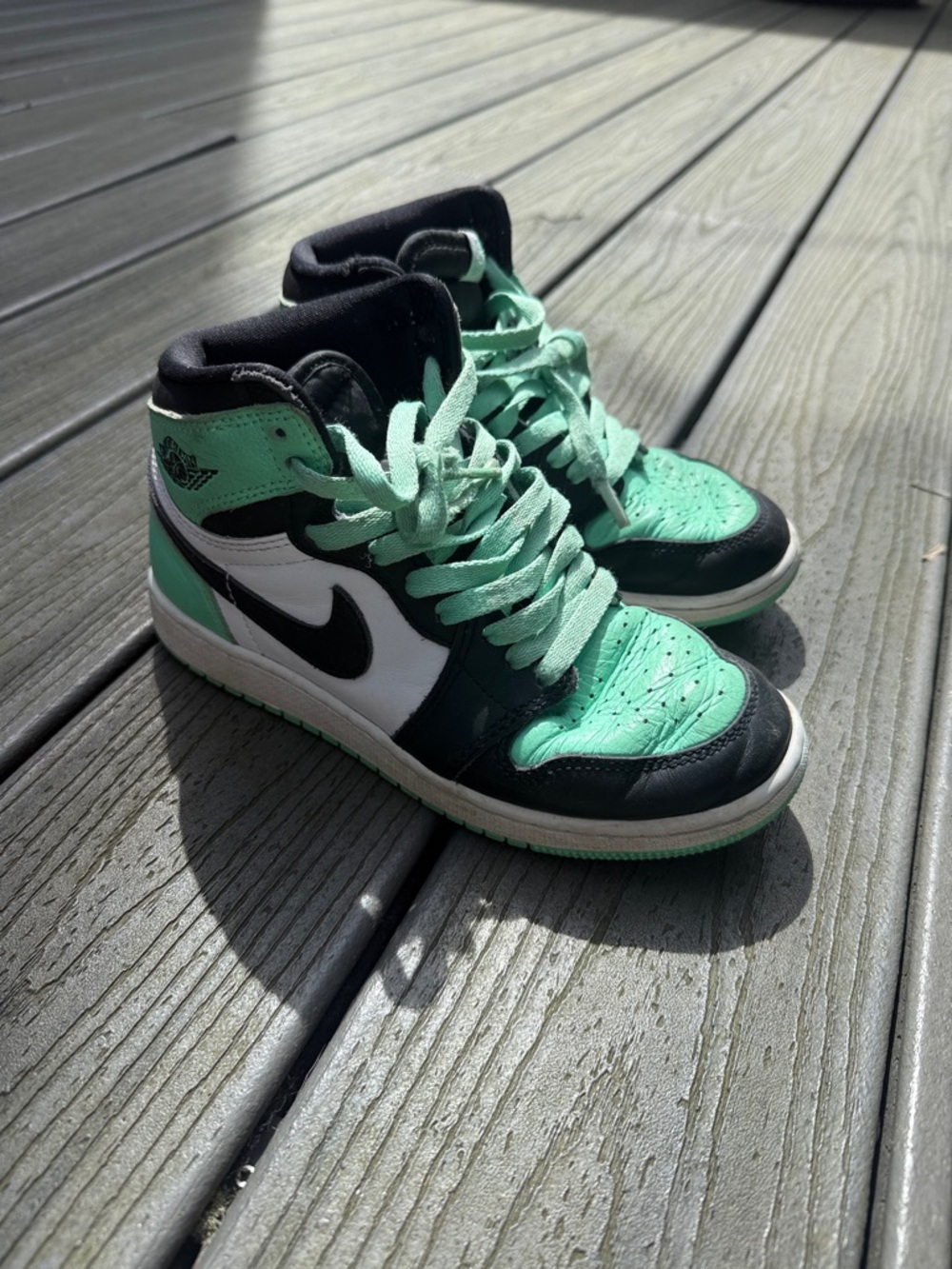Nike Kids High-Top Sneakers in Mint Green, Black & White